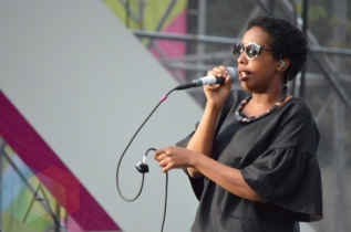 Cold Specks performing at Nathan Philips Square in Toronto, ON on July 14th, 2015 as part of Panamania 2015. (Photo: Justin Roth/Aesthetic Magazine)