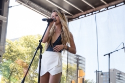 Marian Hill performing at the 2015 Budweiser Made in America Festival at Benjamin Franklin Parkway on Sept. 6, 2015 in Philadelphia, PA. (Photo: Jaime Schultz/Aesthetic Magazine)