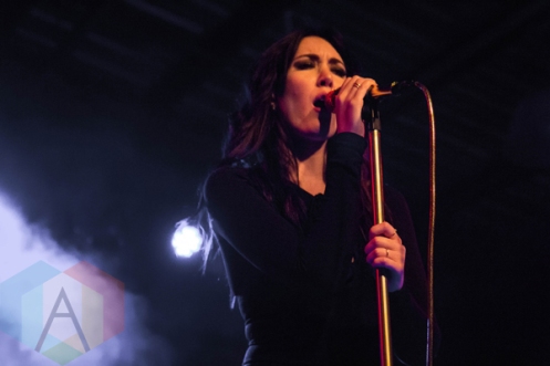 Aubrie Sellers performing at Raven Tower in Houston, Texas on April 21, 2016. (Photo: Madelynn Vickers/Aesthetic Magazine)