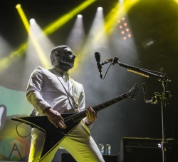 Limp Bizkit performing at Amnesia Rockfest 2016 in Montebello, Quebec on June 25, 2016. (Photo: Scott Penner/Aesthetic Magazine)