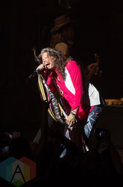 Steven Tyler performing at the Orpheum Theatre in Vancouver on July 10, 2016. (Photo: Isaac Wray/Aesthetic Magazine)