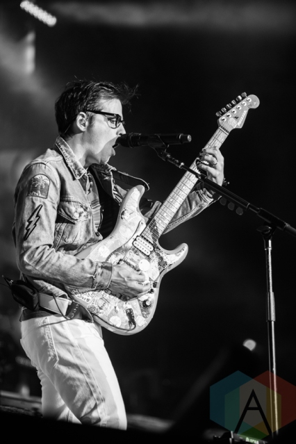 Weezer performing at the Molson Amphitheatre in Toronto on July 6, 2016. (Photo: Brandon Newfield/Aesthetic Magazine)