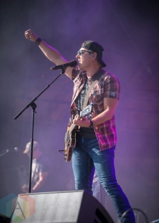 Jason Blaine performing at the Boots And Hearts Music Festival on August 7, 2016. (Photo: Jeremy Mac Knott/Aesthetic Magazine)