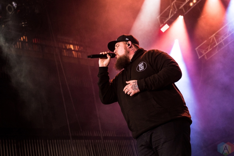 Rag 'N' Bone Man performs at the Radio 104.5 10th Birthday Show at BB&T Pavilion in Camden, New Jersey on May 13, 2017. (Photo: Saidy Lopez/Aesthetic Magazine)