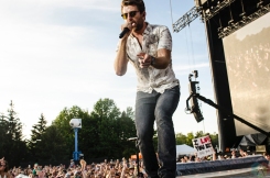 Brett Eldredge performs at Boots And Hearts on August 13, 2017. (Photo: Morgan Harris/Aesthetic Magazine)