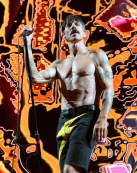 INGLEWOOD, CALIFORNIA - JULY 31: Anthony Kiedis of Red Hot Chili Peppers performs at SoFi Stadium on July 31, 2022 in Inglewood, California. (Photo by Kevin Mazur/Getty Images for Live Nation)